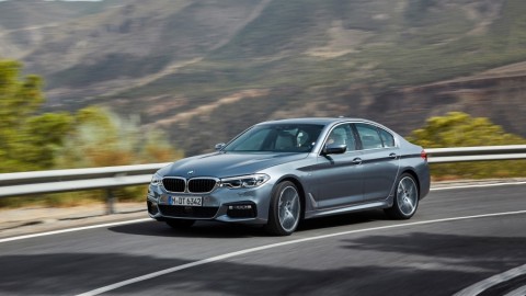 اعلان سيارة الفئة الخامسة BMW