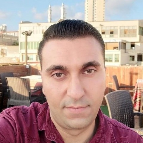استشاري ومطور أعمال في المجال المالي ، الإداري ، مجال التنمية البشرية ، التسجيل الصوتي والتسويق.