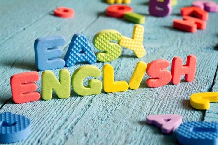 تدريس الانجليزية و المحادثة  لفئات الكبار و الصغار و المراهقين