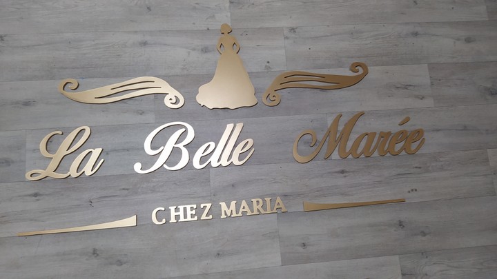 La Belle Marée Chez Maria | Logo Design