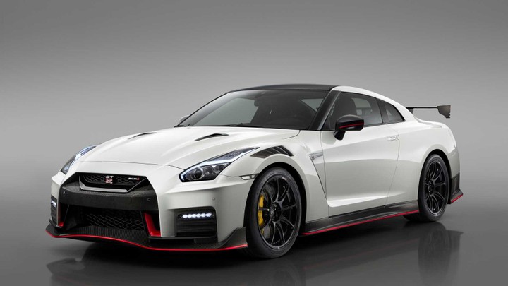 nissan gtr from car to monster