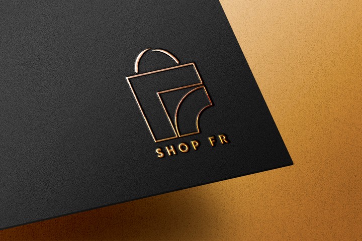شعار لمحل بيع ملابس بفرنسا