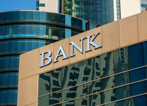 Application using Java Framework to simulate the banking system