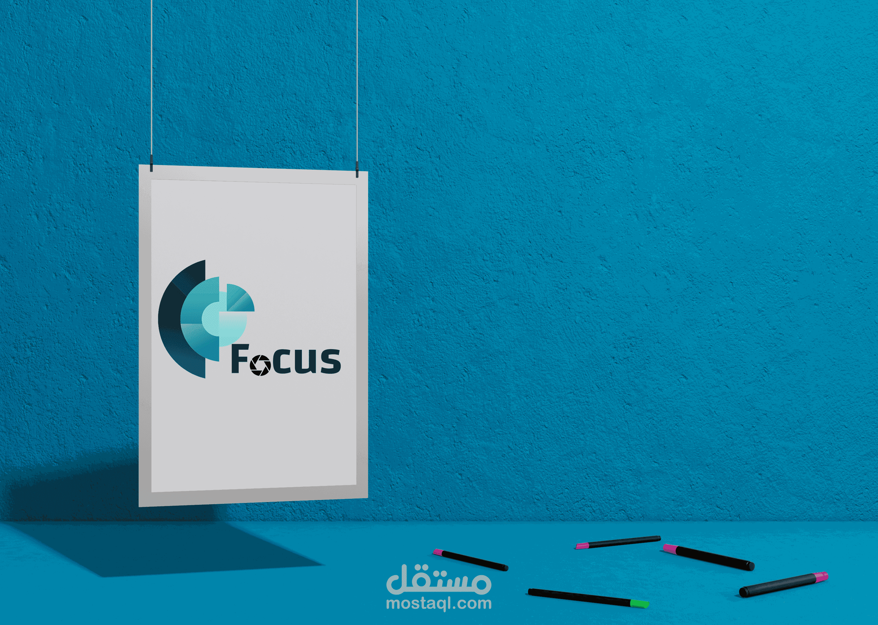 شعار لمكتب تصوير وانتاج باسم focus