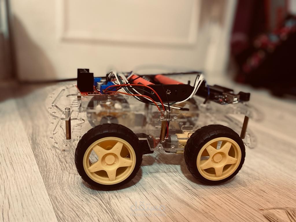 السيارة الذكية بالأشعة تحت الحمراء (IR) باستخدام Arduino Uno