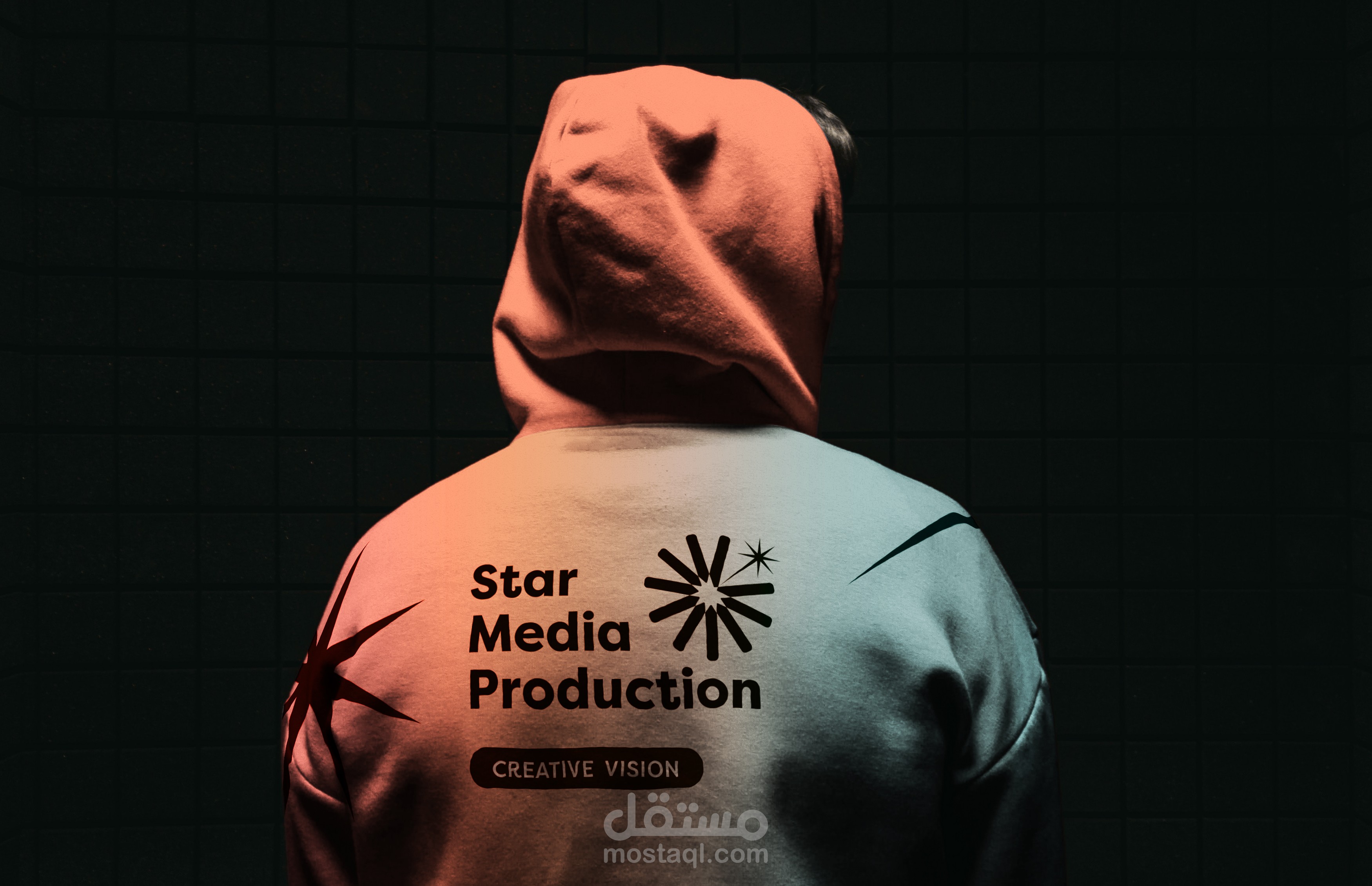 تصميم هوية بصرية متكاملة لعلامة Star Media | شعارات وهوية شركات إعلامية بأسلوب إبداعي معاصر