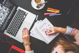 ترجمة احترافية للمقالات والكتب بمستوى عالٍ من الدقة والاحتراف