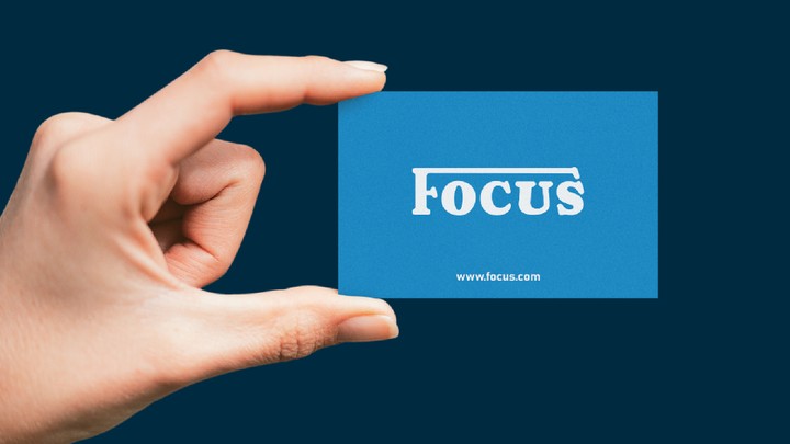 شعار لمحل ملابس  focus