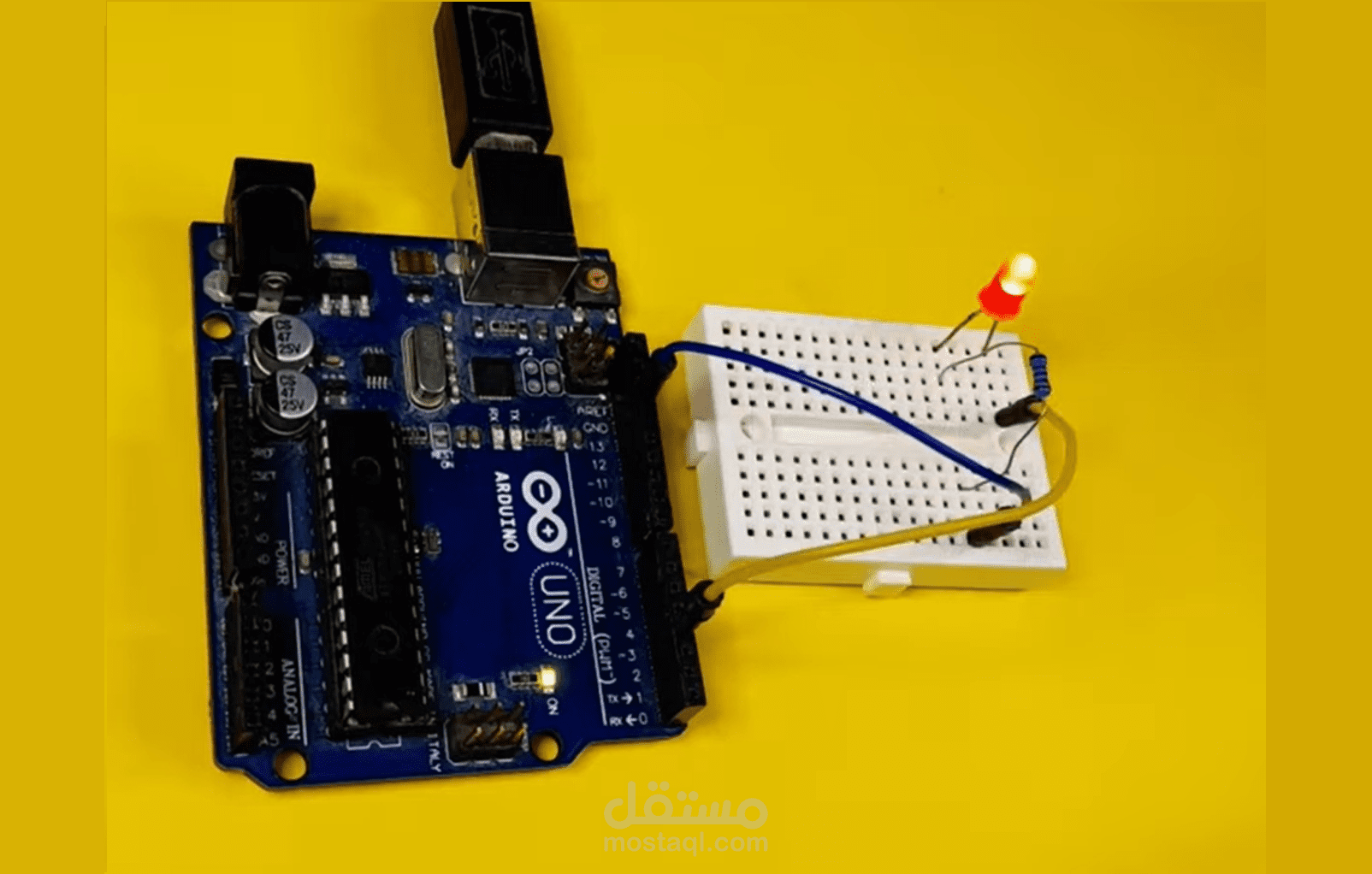 مشروع LightMovementEffect إنشاء تأثير ضوء متحرك باستخدام Arduino