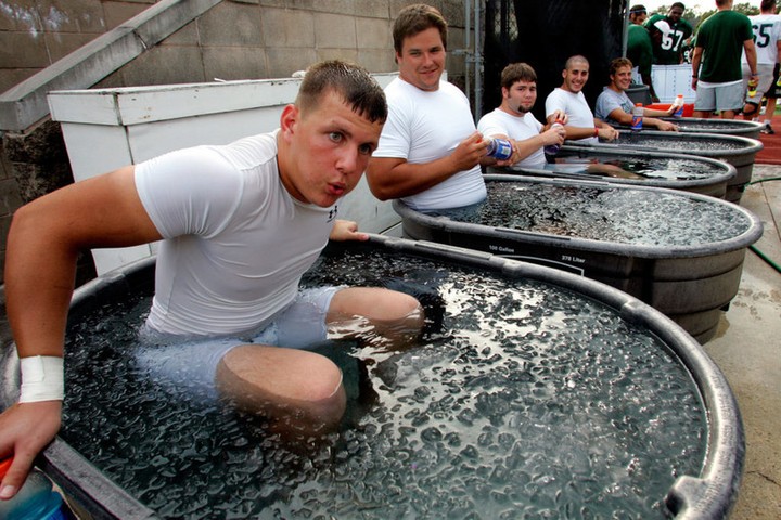 A marketing content for an ice bath in English