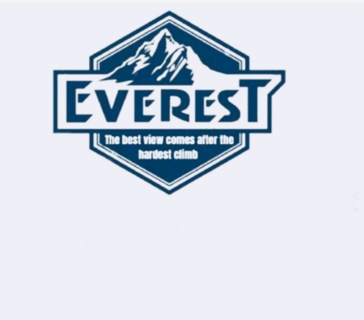 لوجو ل تيم اسمه everest