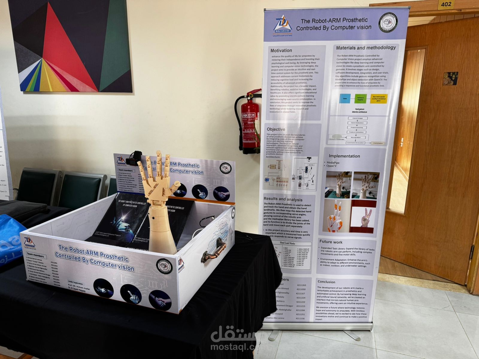 The Robot-Arm Prosthetic Controlled by Computer Vision | مستقل