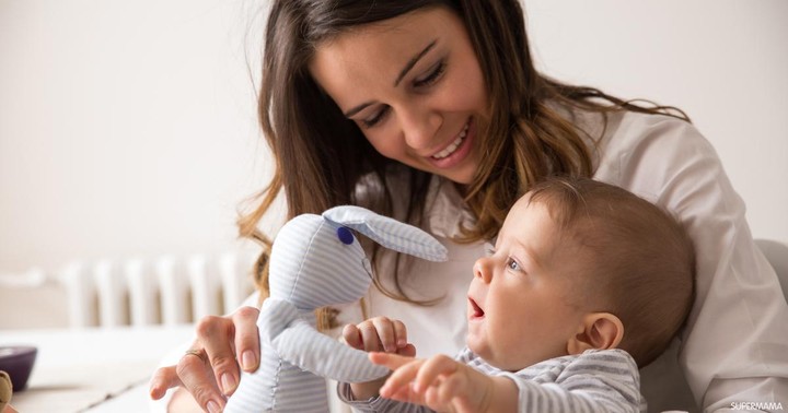 مقال باللغة الإنجليزية حول كيفية اعتناء الأم بطفلها الرضيع ونصائح لإختيار ملابس المولود الجديد
