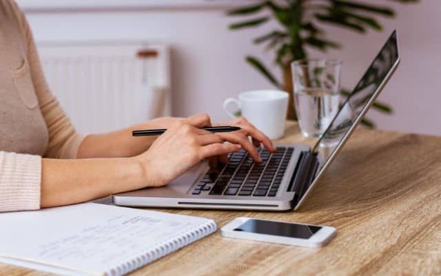 كتابة محتوى تعليمي وتسويقي لعرض خدمات ومنتجات