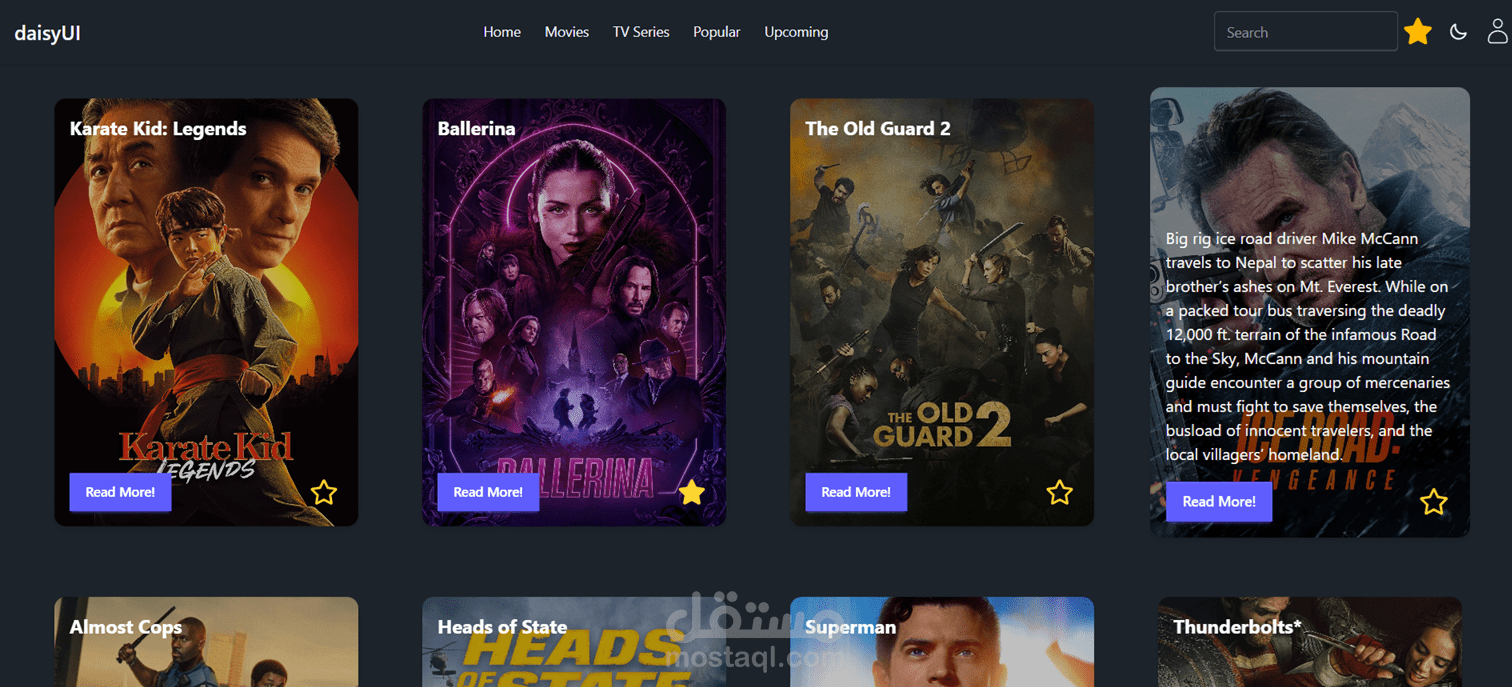تطبيق أنيق لاكتشاف الأفلام، حفظ المفضلة، مع ميزات تبديل الثيم وتسجيل مستخدمين.