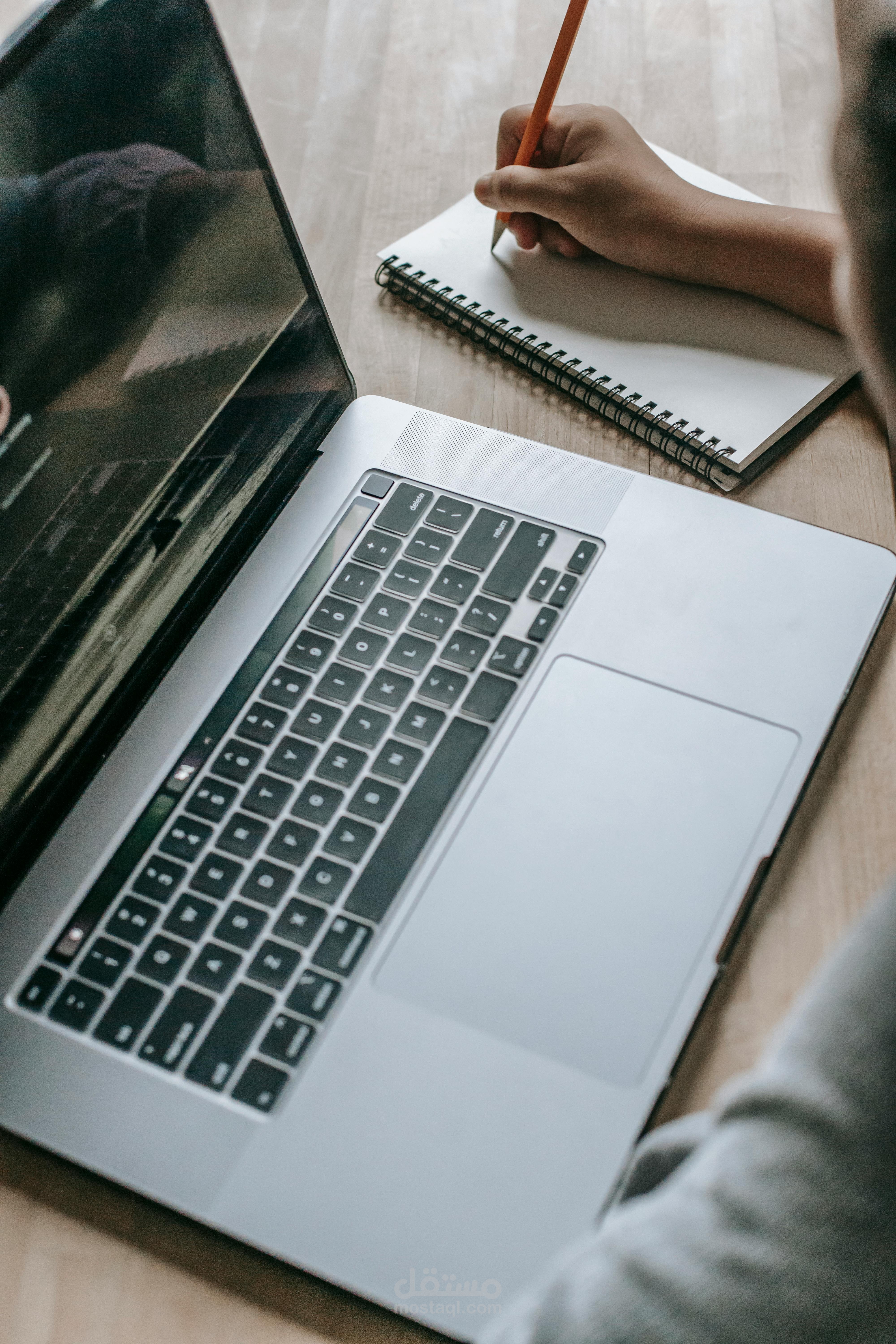 كتابة مقالات حصرية ومتوافقة مع السيو (SEO) في مختلف المجالات