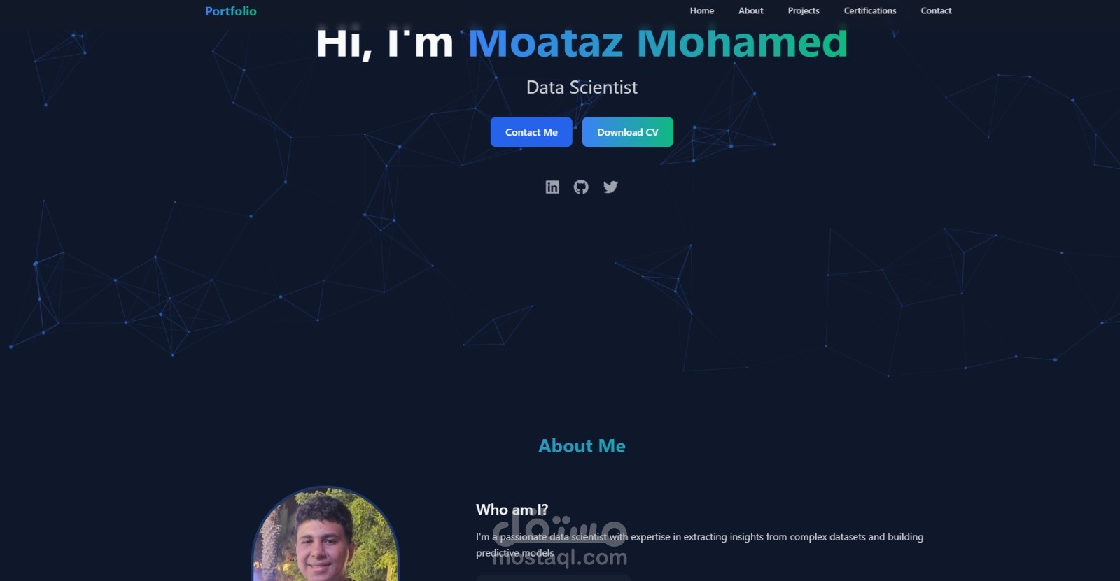 موقع شخصي لعؤض خبراتي و مشاريعي (Portolio)