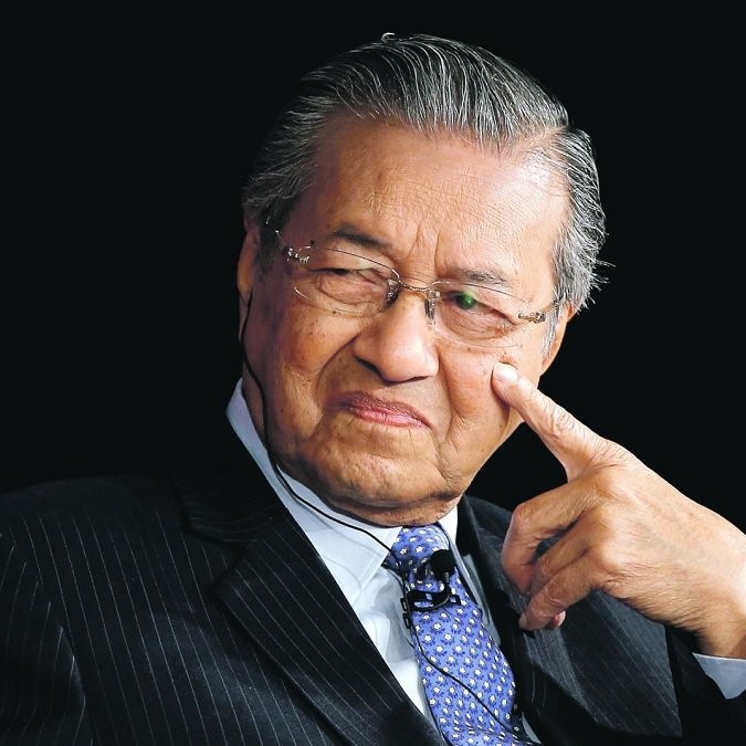 رائد النهضة الماليزية الحديثة (مهاتير بن محمد)