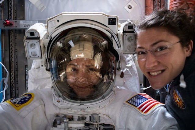 لأول مرة رحلة للسير في الفضاء بواسطة رواد فضاء من النساء فقط