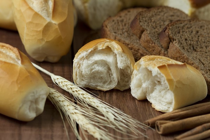 السعرات الحرارية في الخبز الأبيض وهل هو أفضل أم الخبز البني؟
