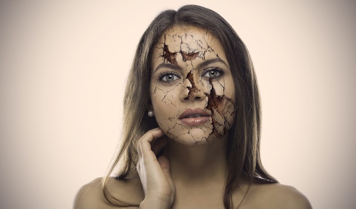 Create Realistic Cracked Skin using Photoshop