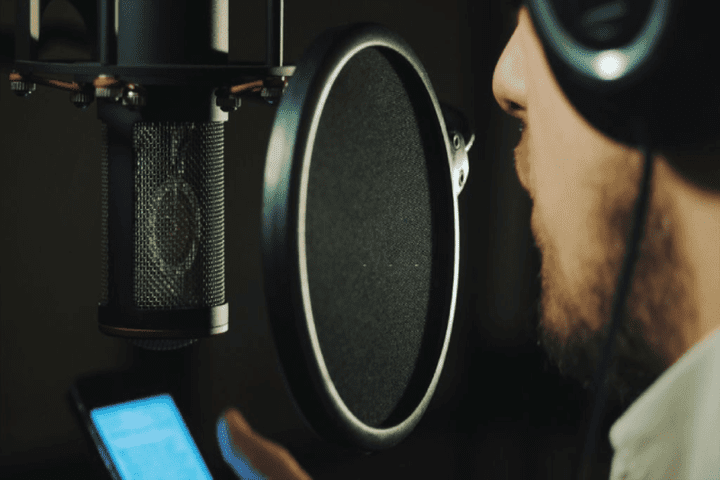 English voiceover